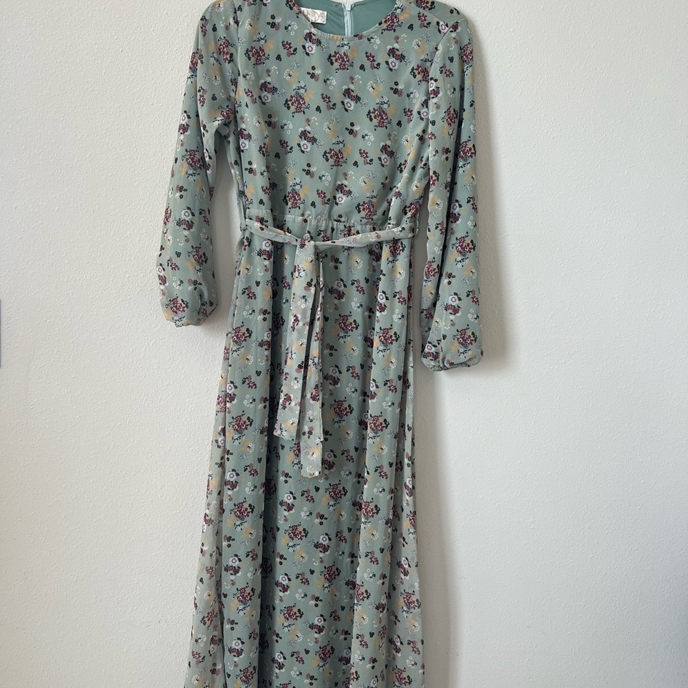 Floral Green Maxi Dress with Belt
